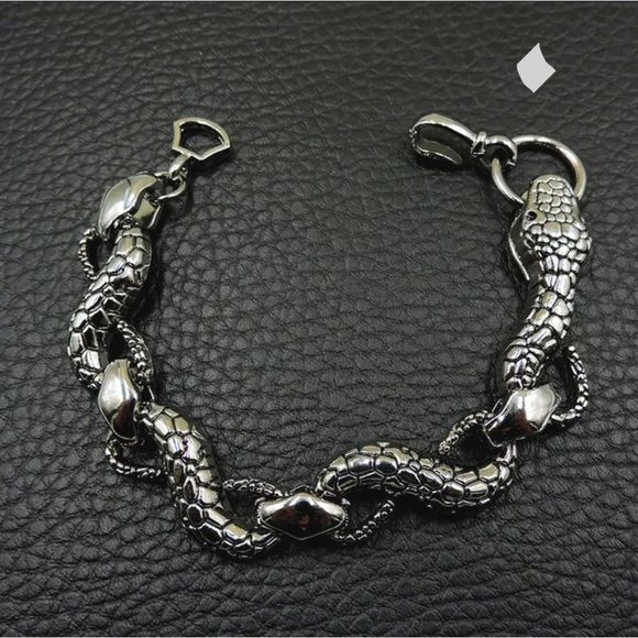 BETSEY JOHNSON SNAKE BRACELET - Picture 5 of 8